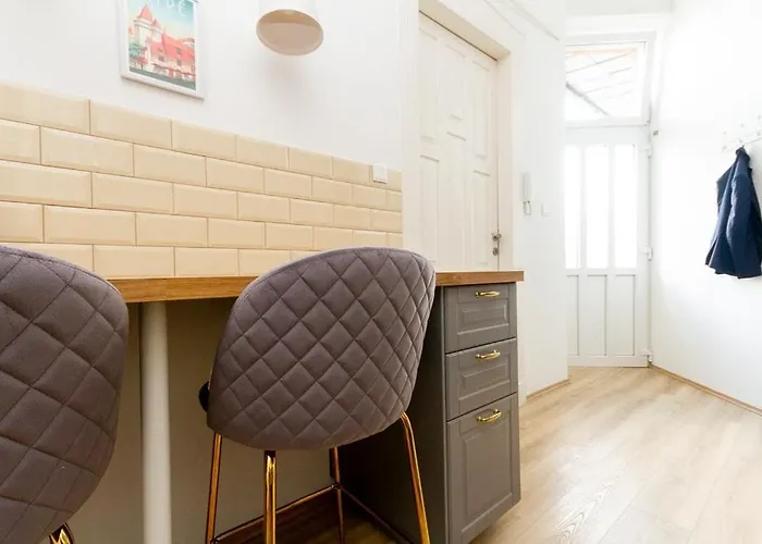 Old Town Elegance On Dohany Street By Nw Appartement